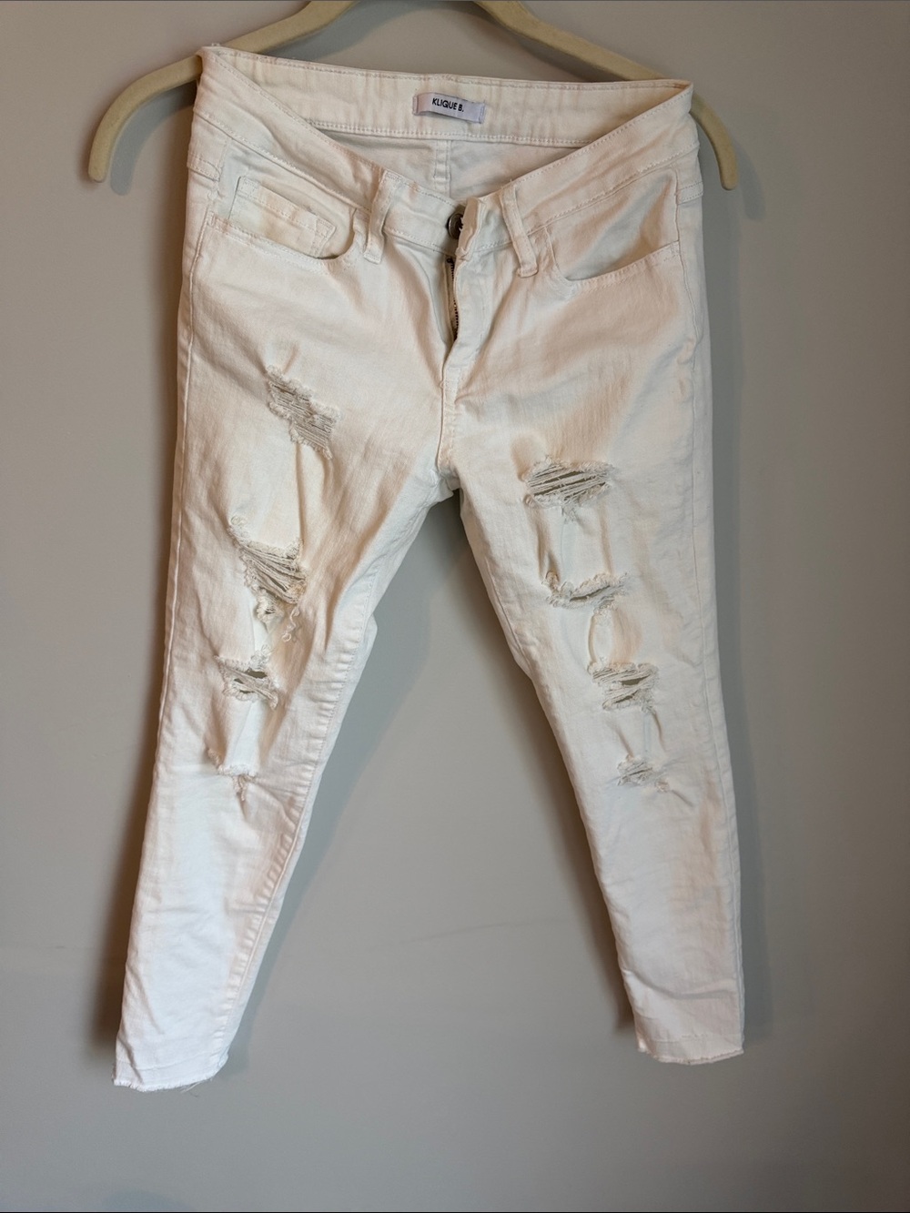 Distressed White Skinny Jeans — Klique B